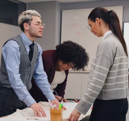 The visual communication <br> in a Connected world.